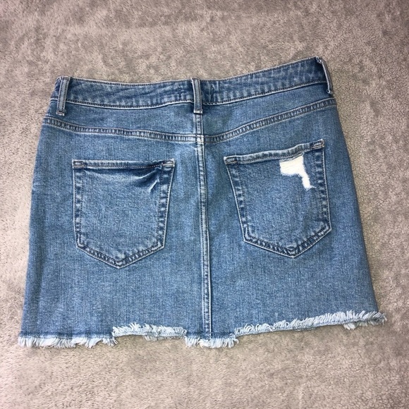 FOREVER 21 Stretch Distressed Medium Wash Denim Mini Skirt Sz 28 - Picture 5 of 7
